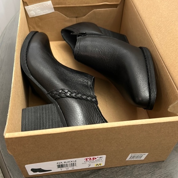 ZODIAC AVA LEATHER HEELS SHOOTIES - Picture 2 of 10